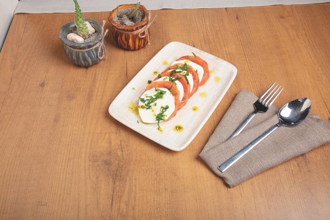 Mozerlella Caprese